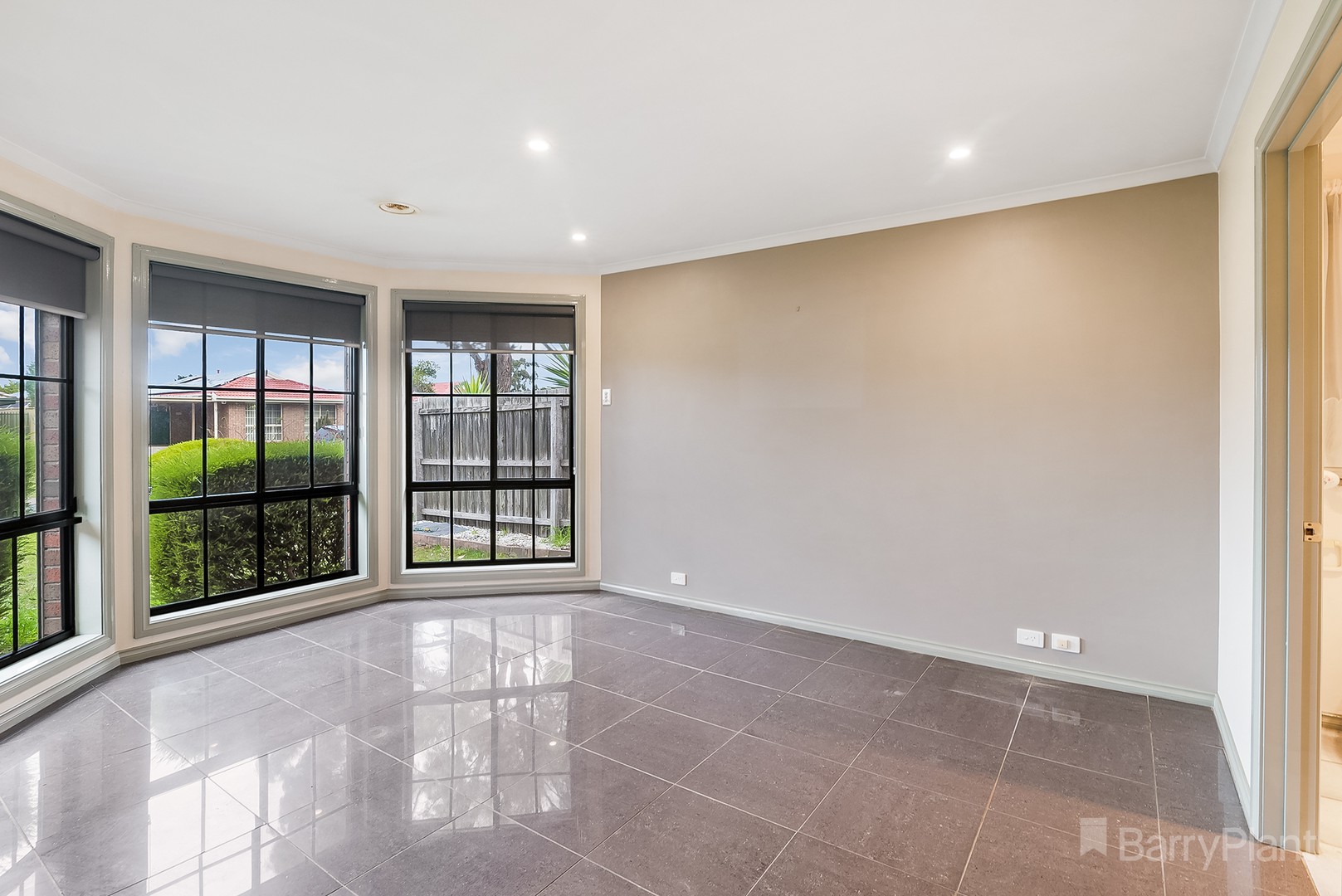 8 Trinity CourtSunbury, VIC 3429, Sunbury - Thumbnail 2
