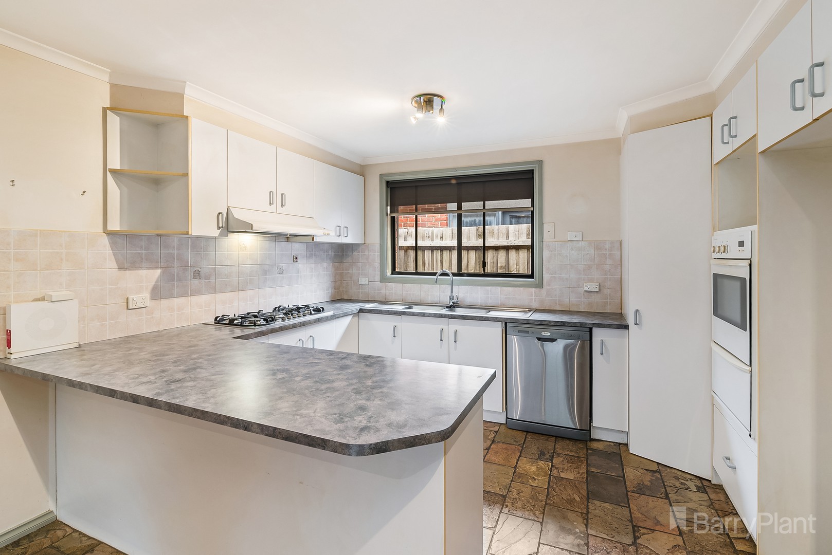 8 Trinity CourtSunbury, VIC 3429, Sunbury - Thumbnail 4