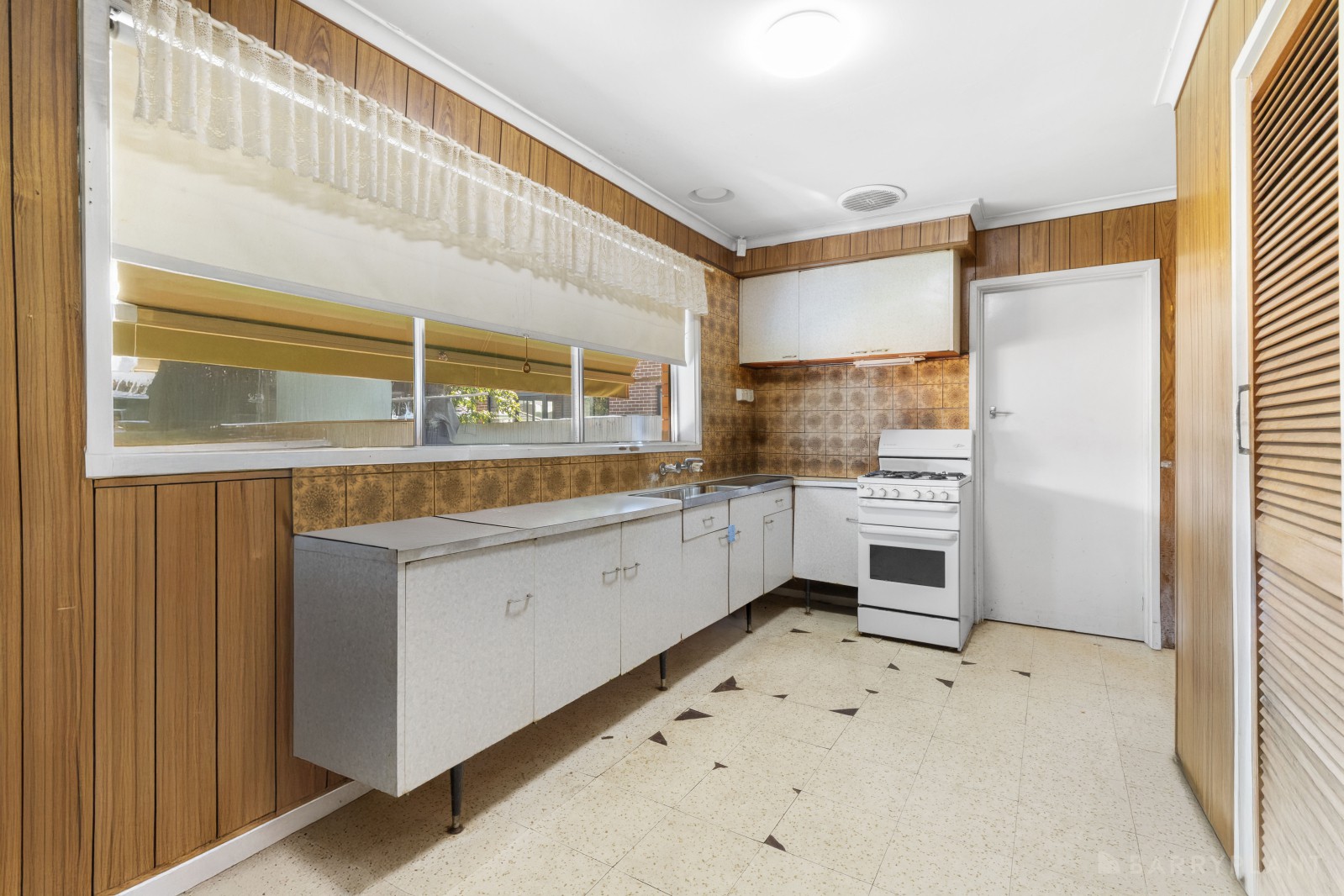 8 Upwey Avenue, Springvale, VIC 3171, Springvale - Thumbnail 3