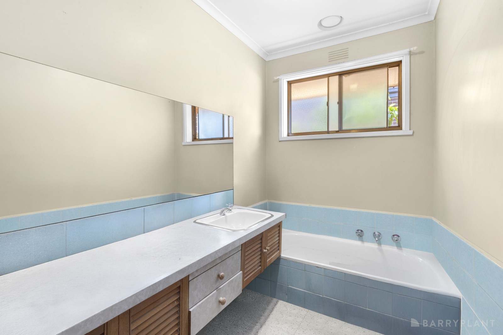 8 Upwey Avenue, Springvale, VIC 3171, Springvale - Thumbnail 5