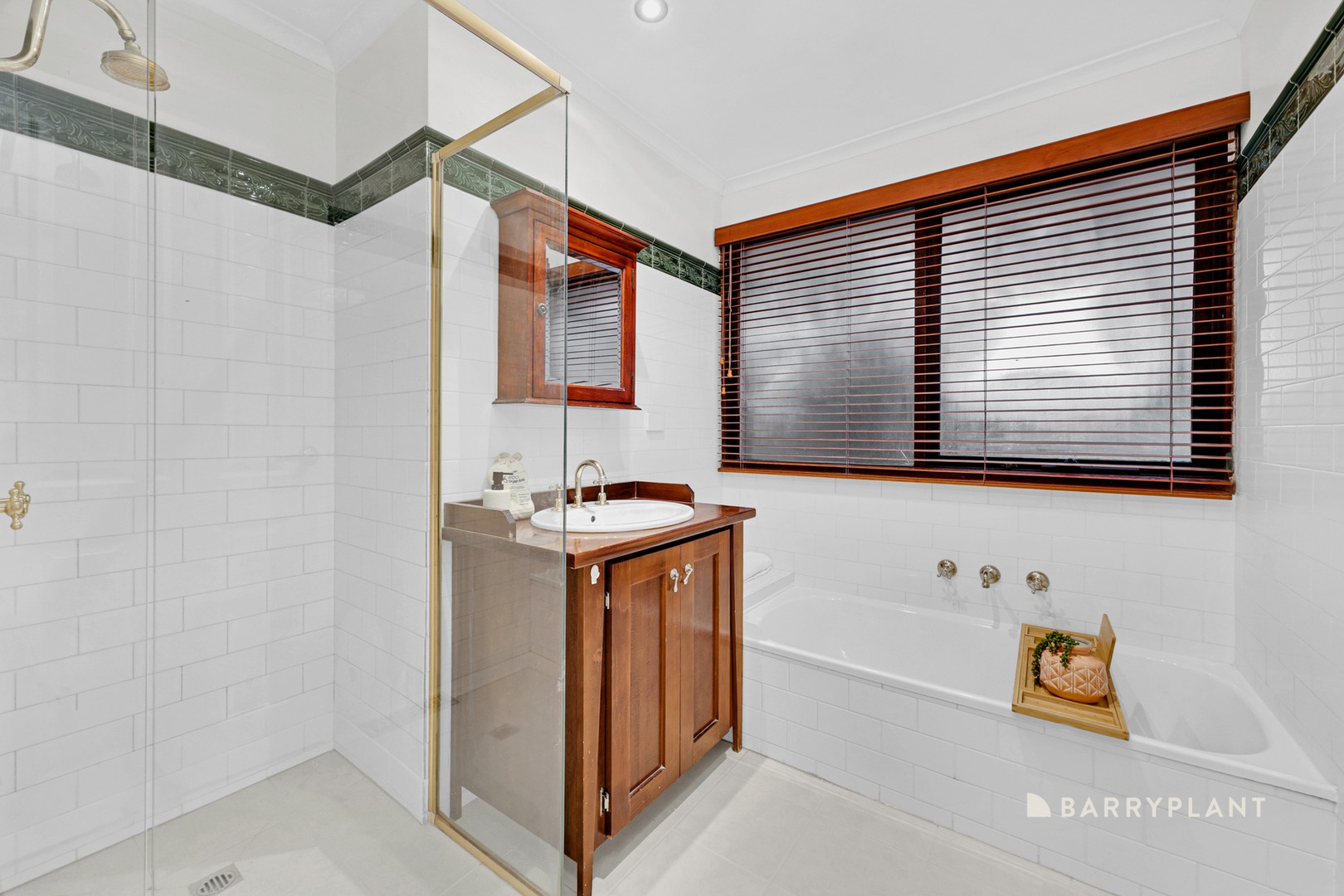 8 Veronica Crescent, Mill Park, VIC 3082, Mill Park - Thumbnail 7