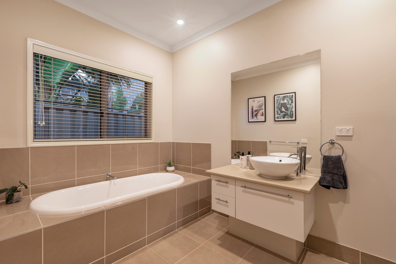8 Vintage WayCaroline Springs, VIC 3023  - Leased, Caroline Springs - Thumbnail 5