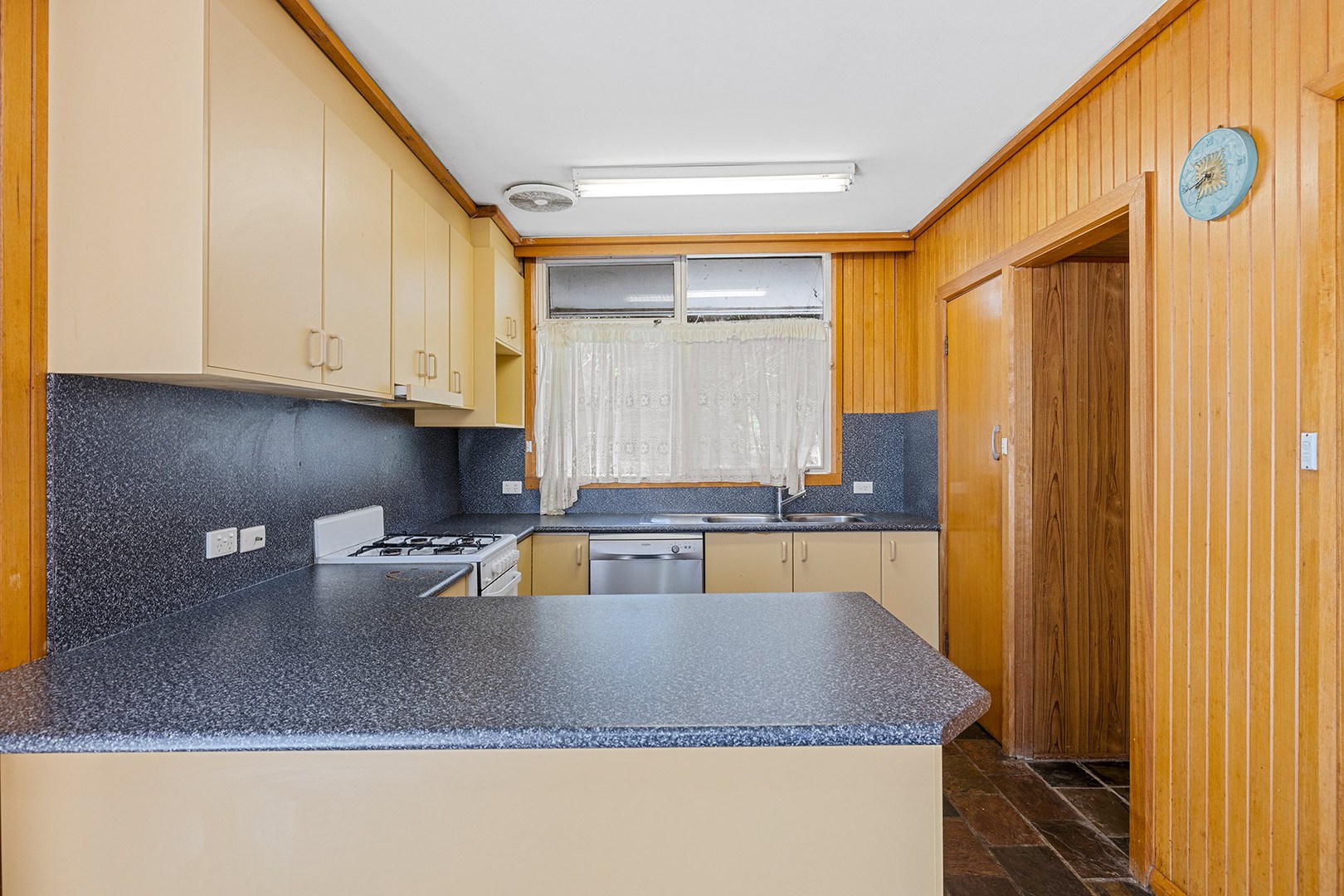 8 Wallace Avenue, Frankston, VIC 3199 - Thumbnail 2 - 29/10/2026