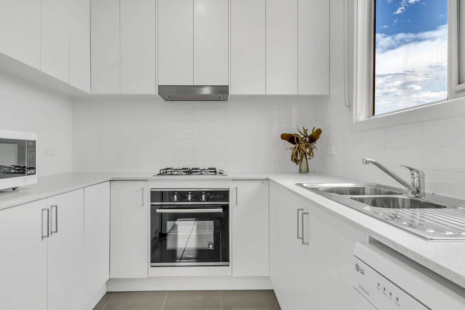 8 Wallflower Close, Craigieburn, VIC 3064, Craigieburn - Thumbnail 3
