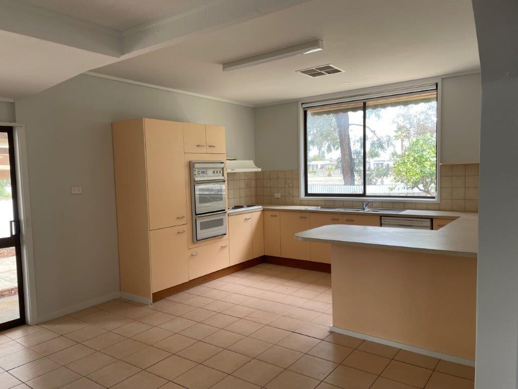 8 Walnut Avenue, Mildura, VIC 3500, Mildura - Thumbnail 3