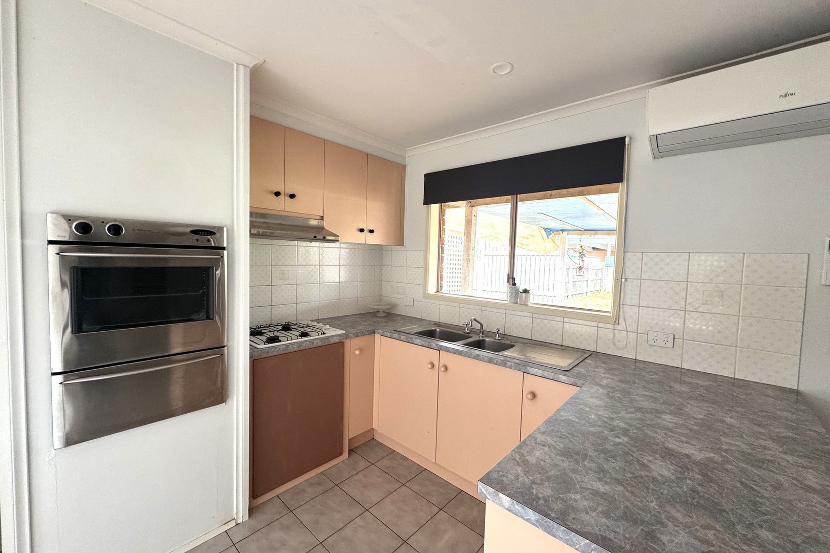 8 Walton Street, Melton South, VIC 3338, Melton South - Thumbnail 3