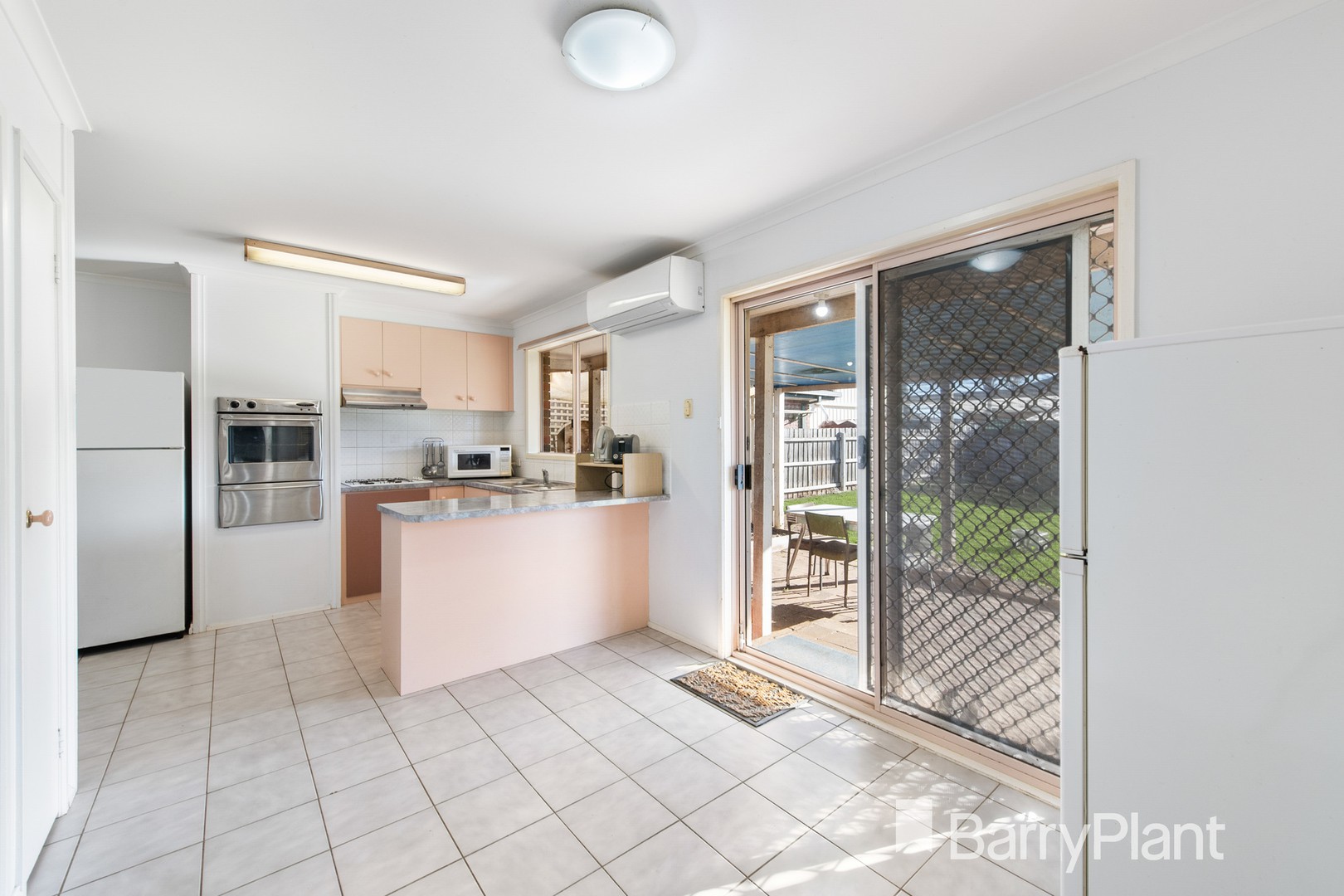 8 Walton Street, Melton South, VIC 3338, Melton South - Thumbnail 4