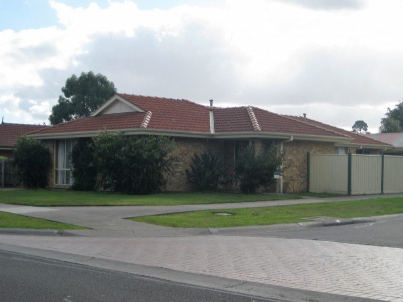 8 Warrawong Drive, Berwick, VIC 3806 - Thumbnail 1 - 18/11/2021