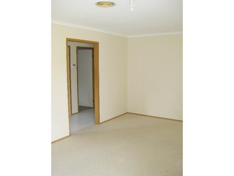 8 Warrawong Drive, Berwick, VIC 3806 - Thumbnail 2 - 18/11/2021