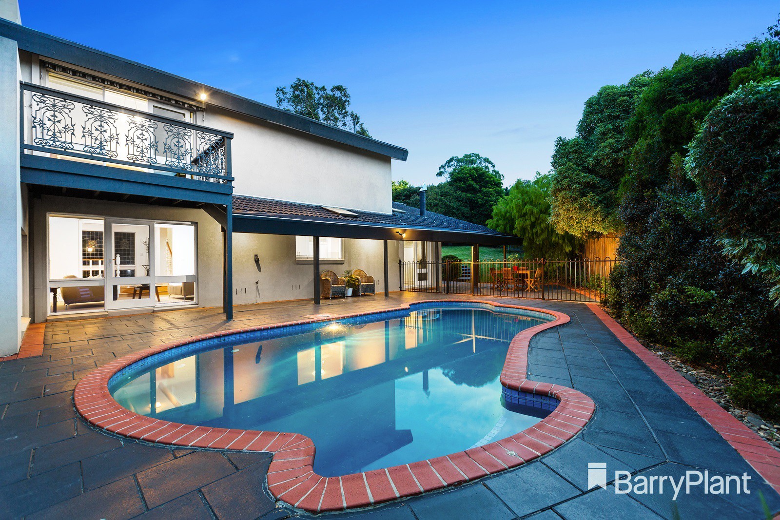 8 Wattleglade Court, Wheelers Hill, VIC 3150 - Thumbnail 2 - 20/01/2022