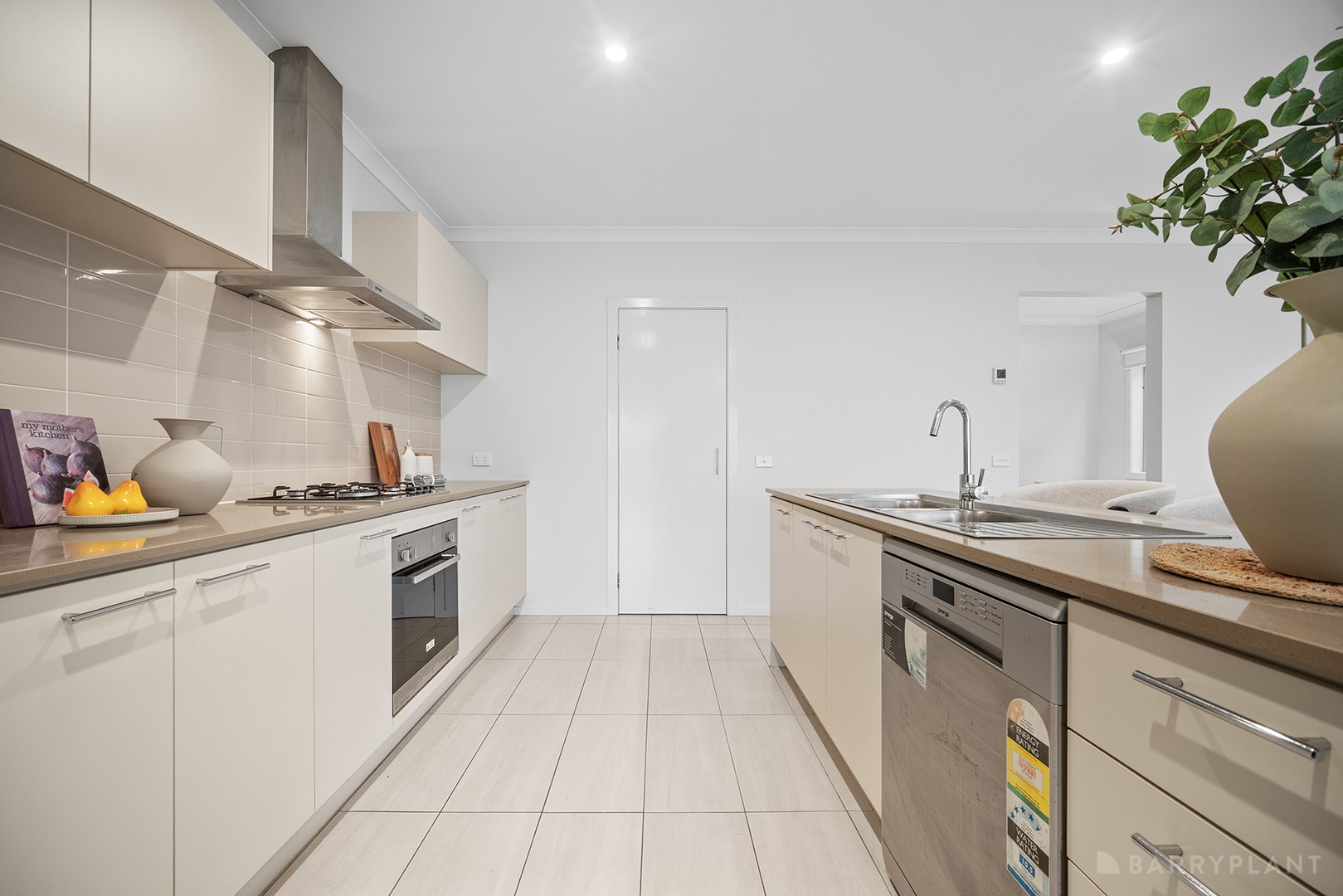 8 Weatherall Way, Keysborough, VIC 3173, Keysborough - Thumbnail 4