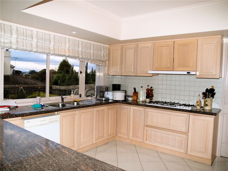 8 Whitehall Court, Templestowe, VIC 3106, Templestowe - Thumbnail 2