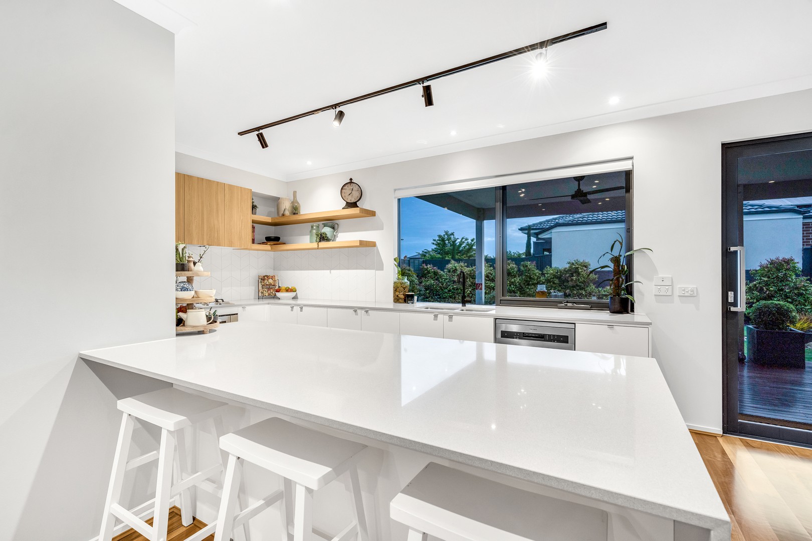 8 Whiteleaf DriveMickleham, VIC 3064, Mickleham - Thumbnail 4
