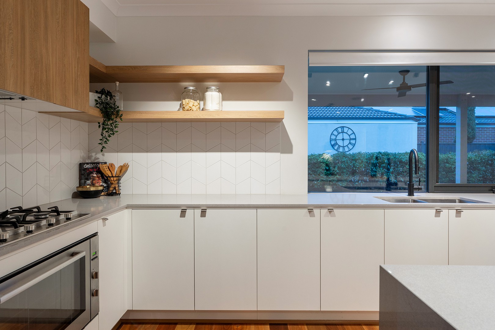 8 Whiteleaf Drive, Mickleham, VIC 3064, Mickleham - Thumbnail 4