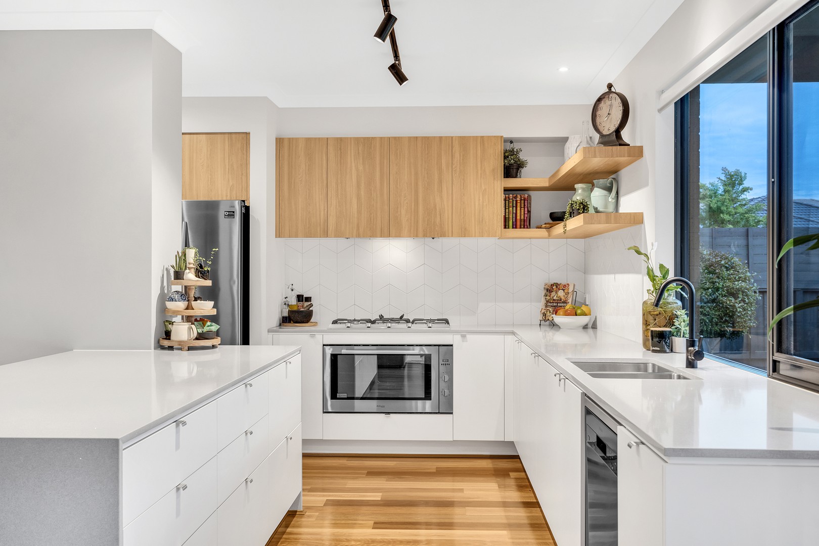 8 Whiteleaf DriveMickleham, VIC 3064, Mickleham - Thumbnail 5