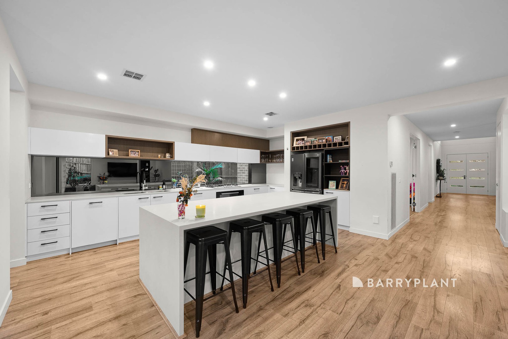 8 Willandra Circuit, Warragul, VIC 3820 - Thumbnail 2 - 05/06/2025