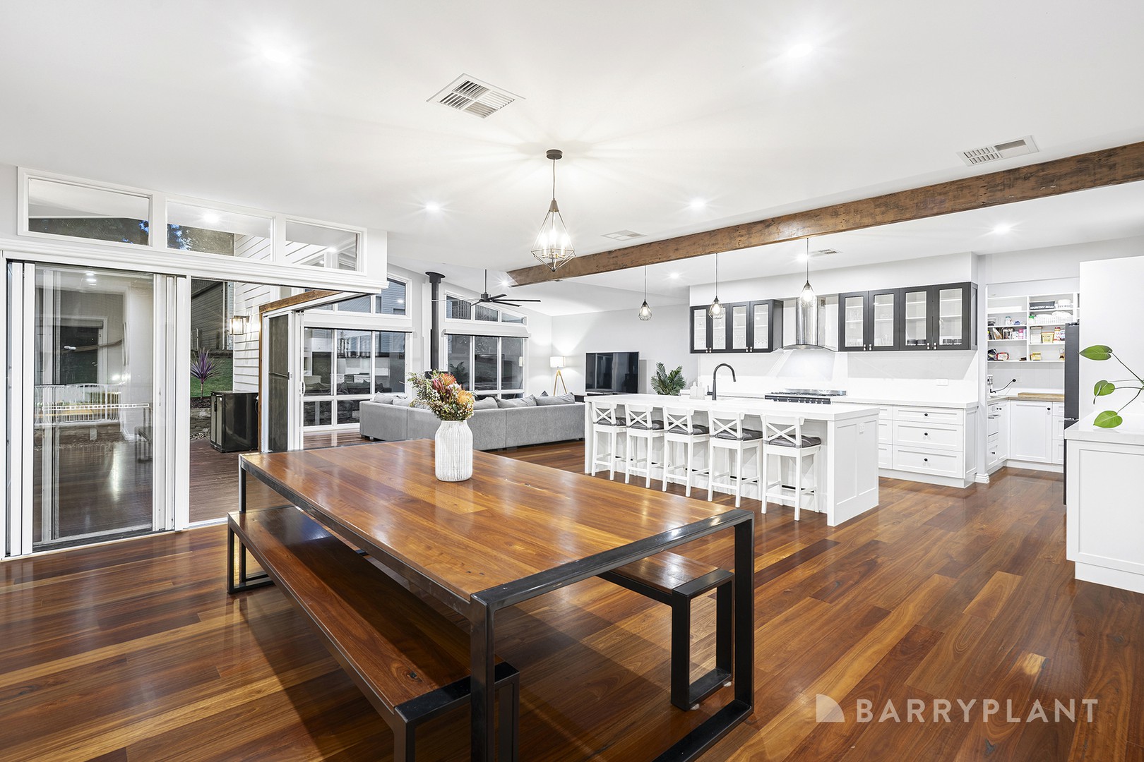 8 Winifred Street, Seville, VIC 3139, Seville - Thumbnail 3