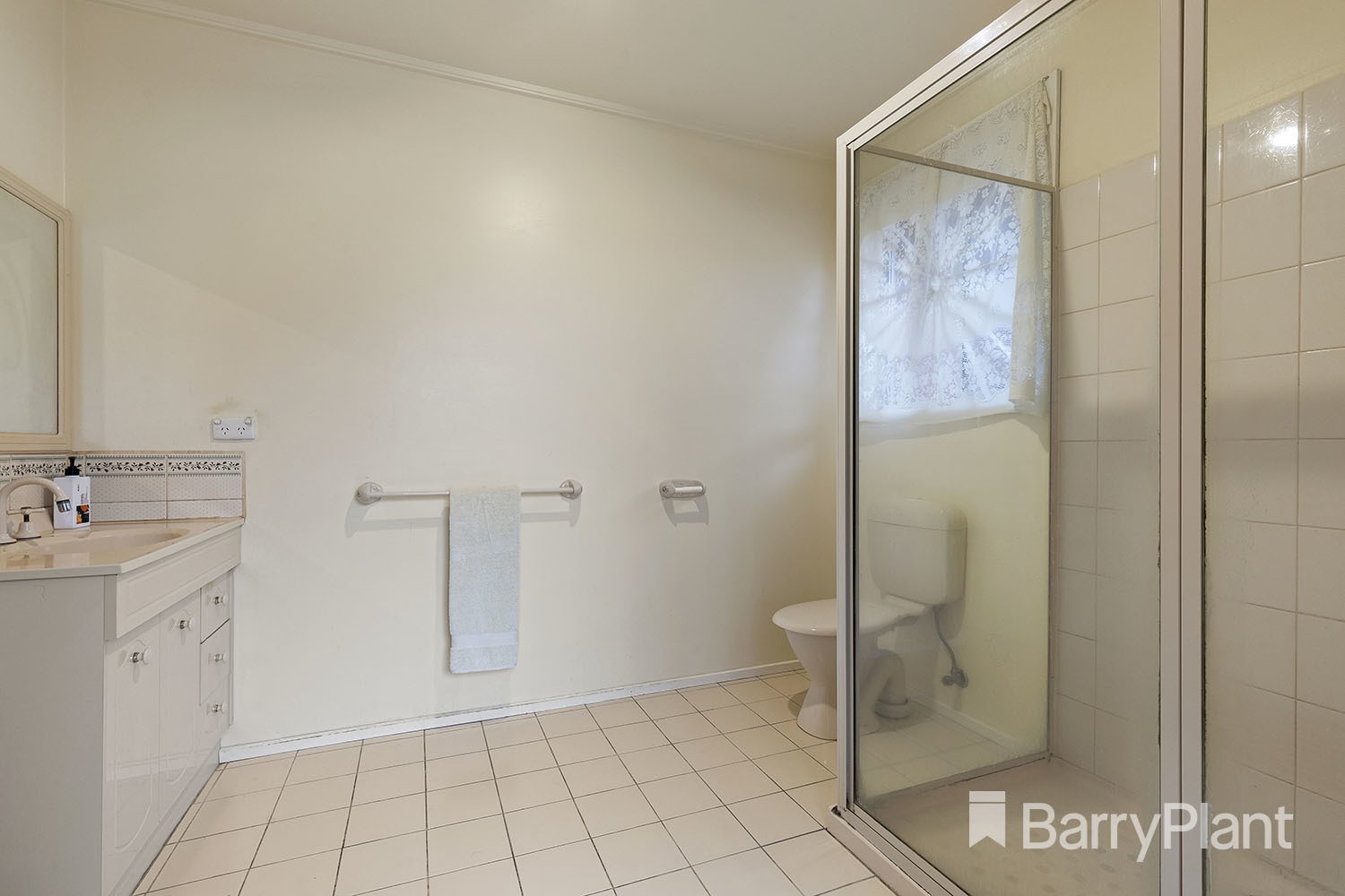 8 Winmalee Drive, Glen Waverley, VIC 3150, Glen Waverley - Thumbnail 4