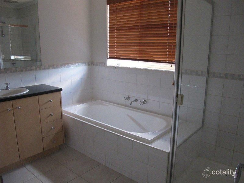 8 Wooling Lane, Caroline Springs, VIC 3023, Caroline Springs - Thumbnail 5