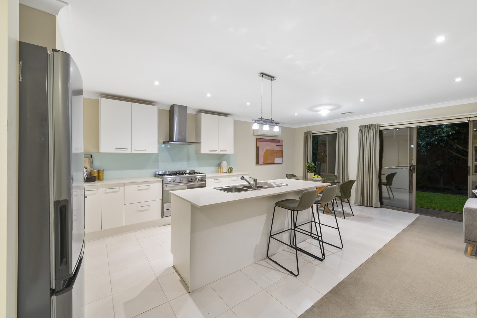 8 Woollahra Parade, Taylors Hill, VIC 3037, Taylors Hill - Thumbnail 6