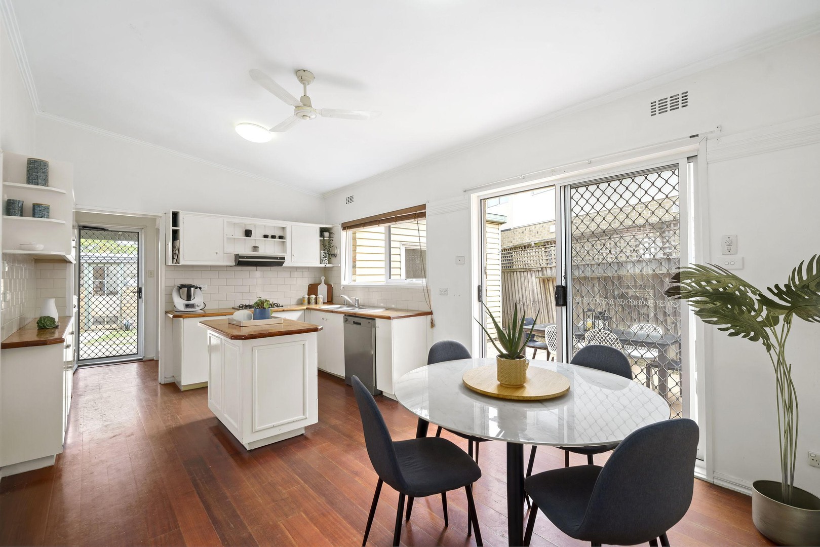 8 Wunnamurra Drive, Keilor East, VIC 3033 - Thumbnail 2 - 08/07/2025