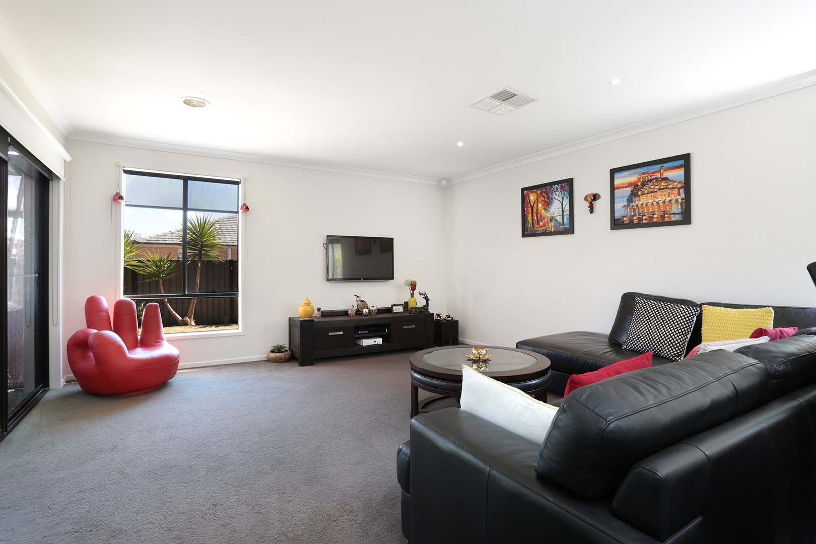 8 Wylie Way, Point Cook, VIC 3030 - Thumbnail 1 - 15/11/2021