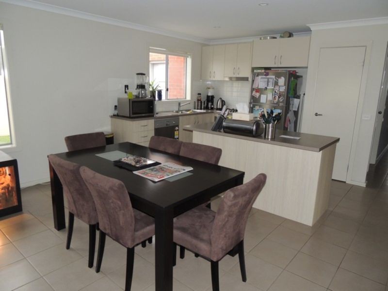 8 Yanchep Street, Shepparton, VIC 3630, Shepparton - Thumbnail 2