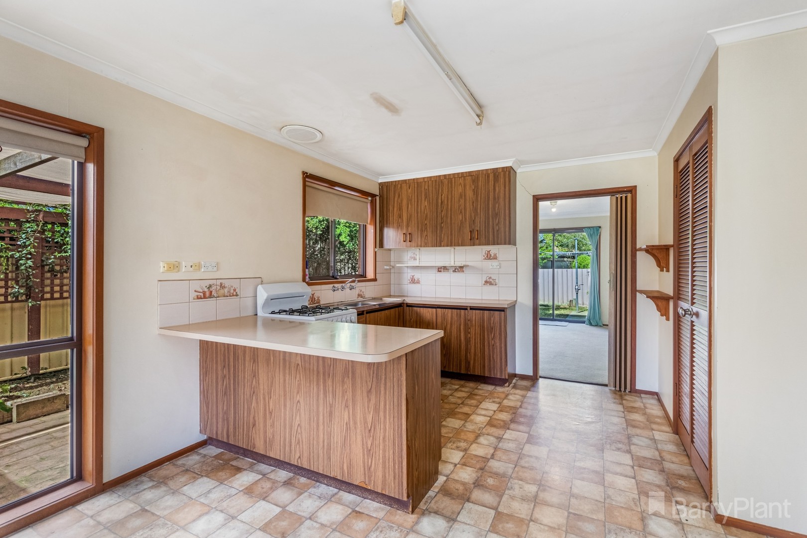 8 Yandong Street, White Hills, VIC 3550 - Thumbnail 2 - 03/10/2023