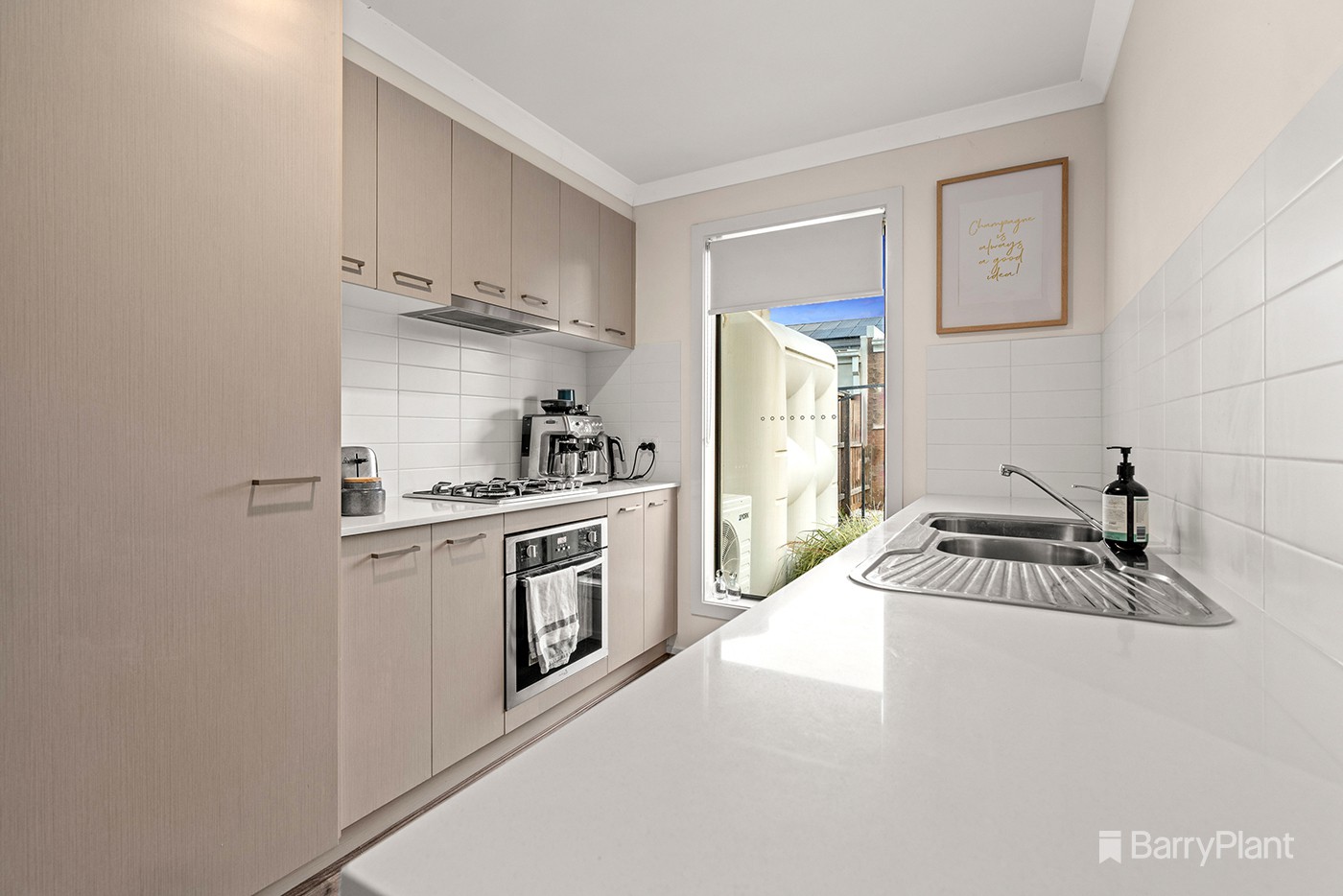 8 Yeoman Lane, Chirnside Park, VIC 3116, Chirnside Park - Thumbnail 3