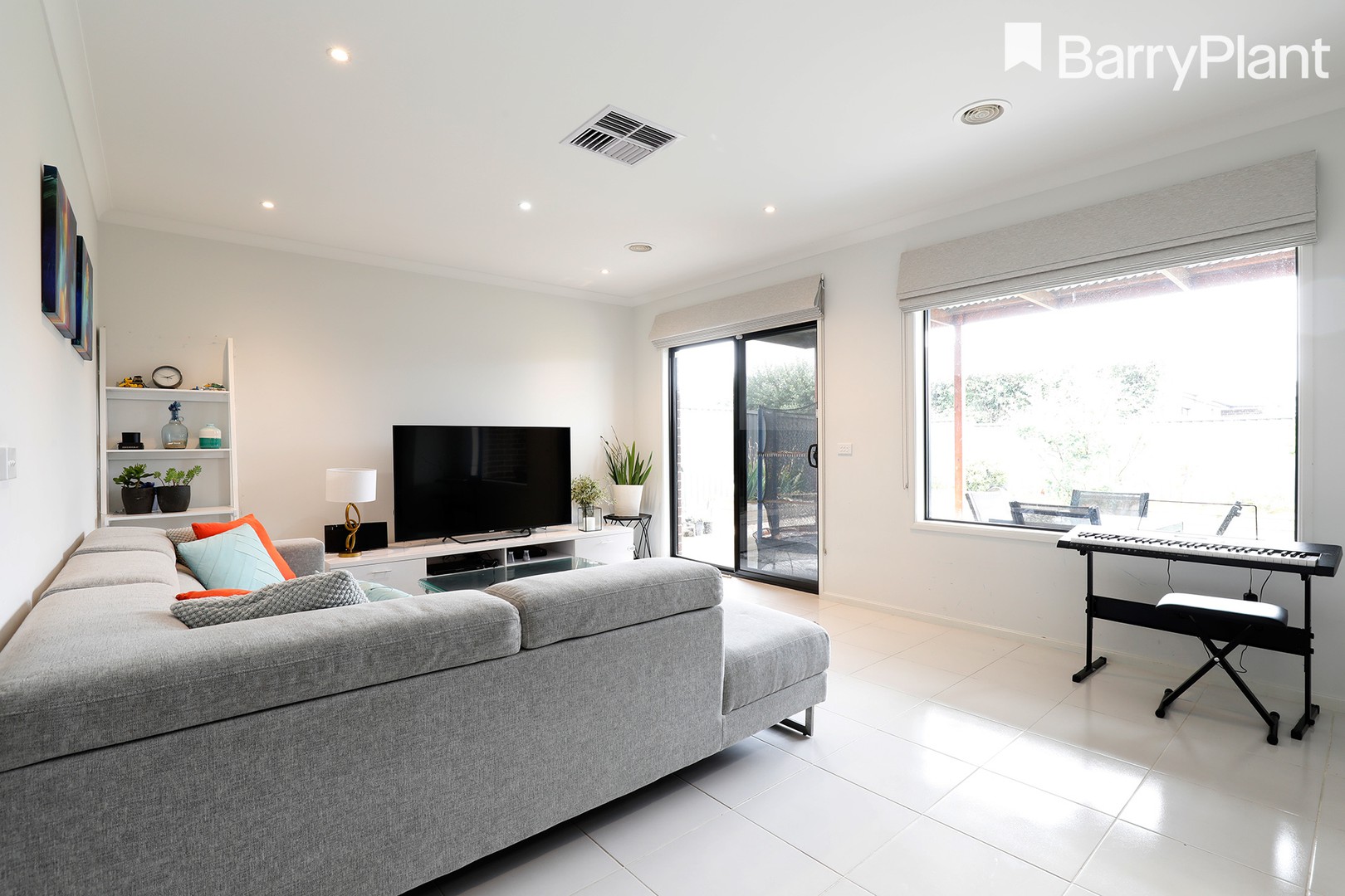 80 Elmslie Drive, Cranbourne East, VIC 3977 - Thumbnail 2 - 20/03/2025