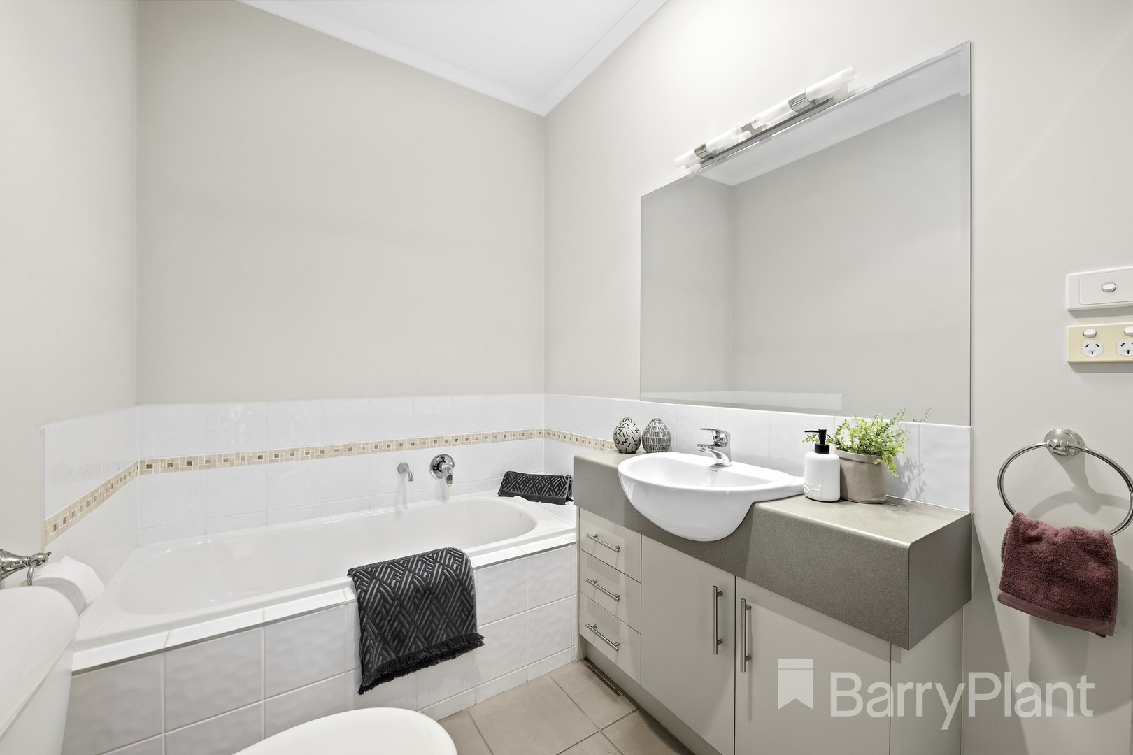 80 Kenmare Street, Watsonia, VIC 3087, Watsonia - Thumbnail 6