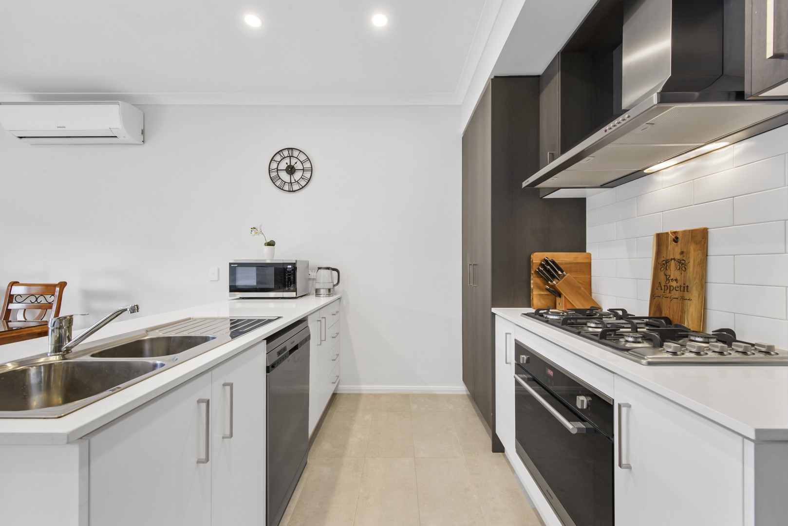 80 Treeve Parkway, Werribee, VIC 3030, Werribee - Thumbnail 4
