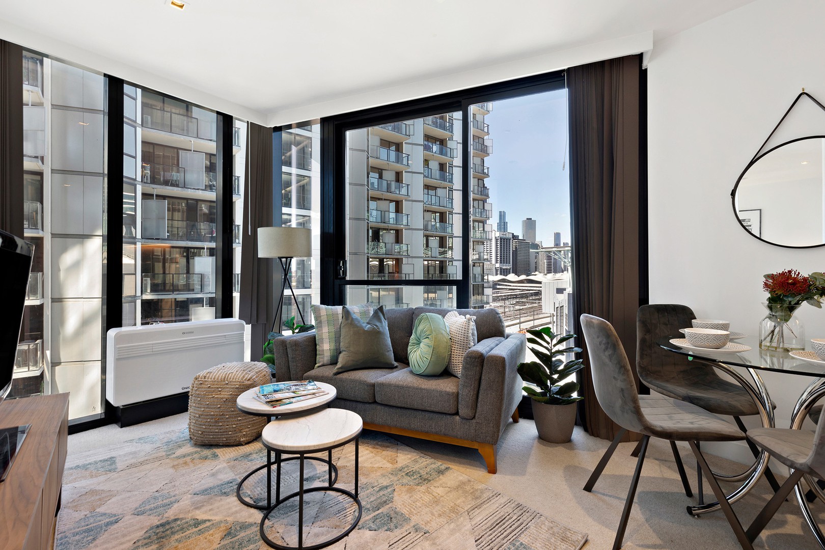 801/677 La Trobe Street, Docklands, VIC 3008 - Thumbnail 2 - 23/10/2023