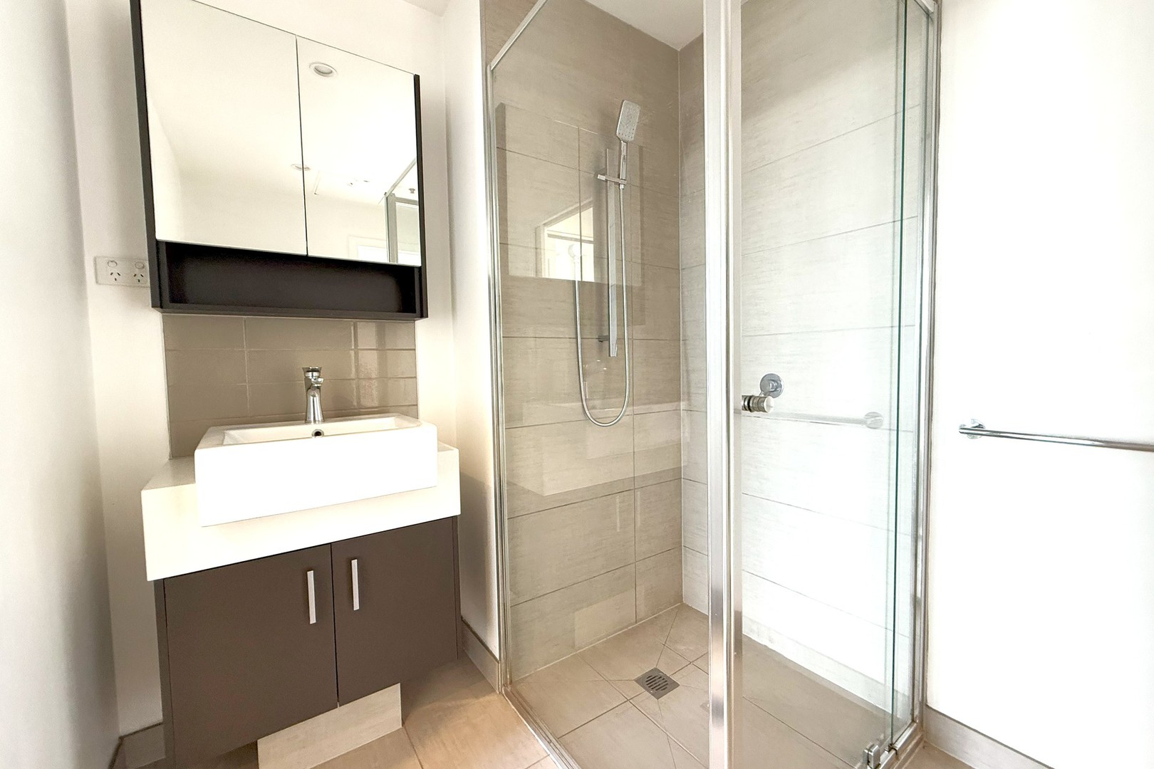 802/80 Cheltenham Road, Dandenong, VIC 3175, Dandenong - Thumbnail 3