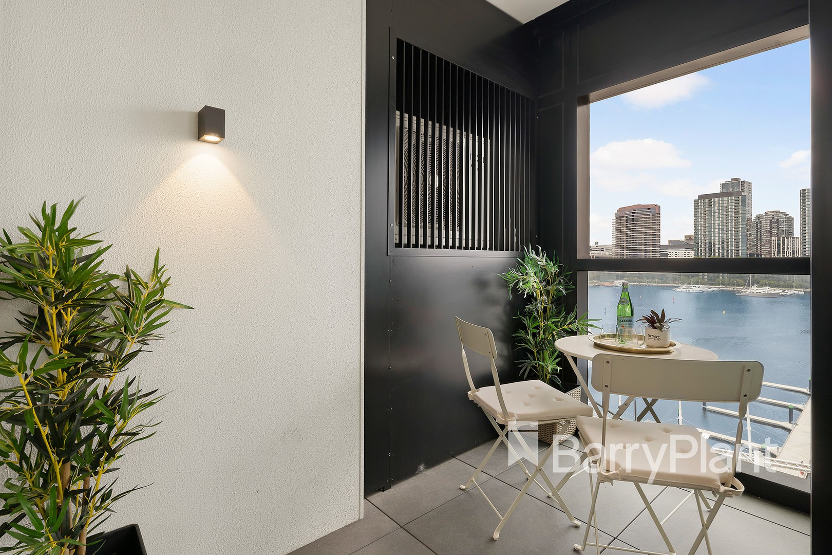 803/8 Pearl River Road, Docklands, VIC 3008 - Thumbnail 2 - 17/01/2022