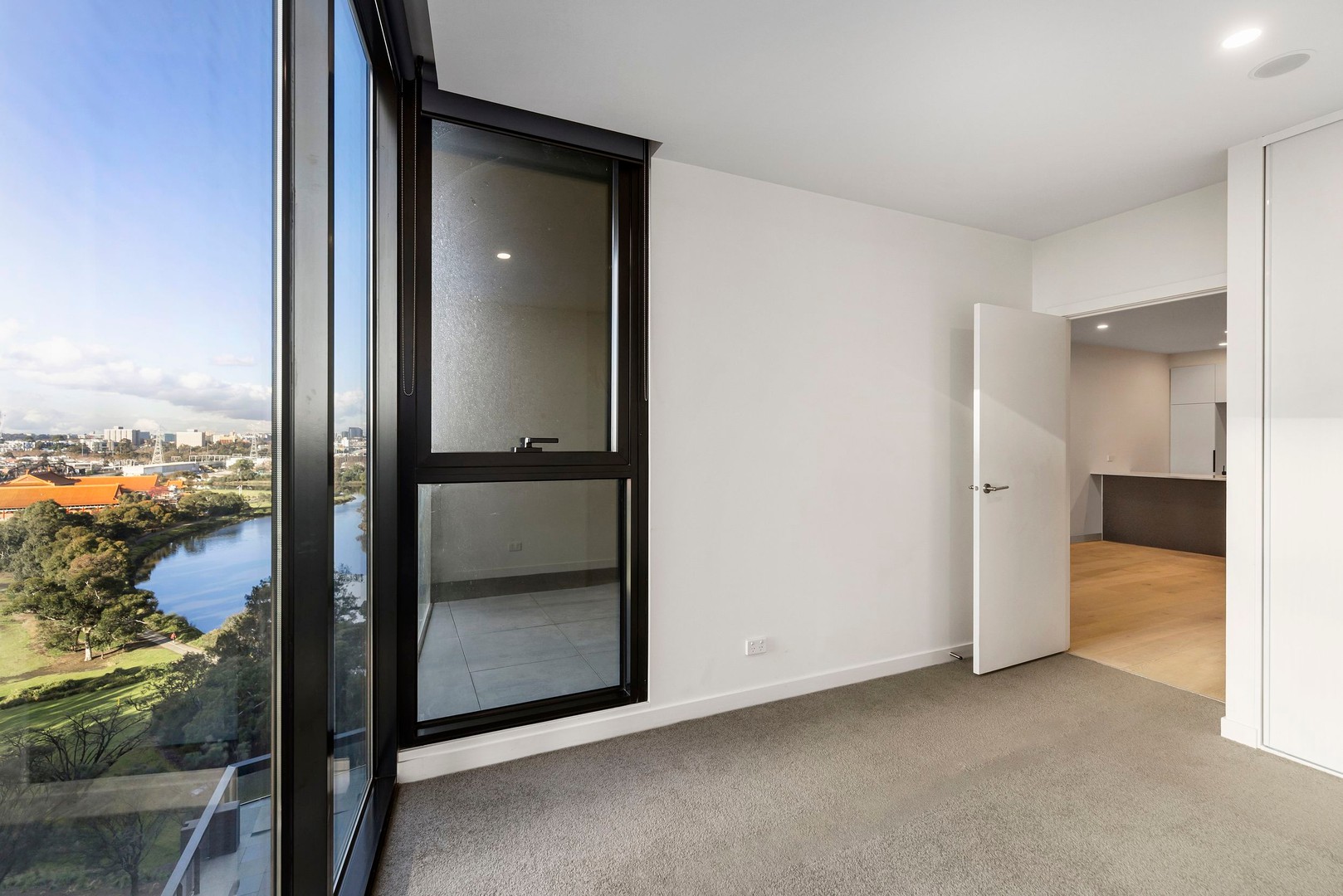 807/4 Joseph Road, Footscray, VIC 3011, Footscray - Thumbnail 2