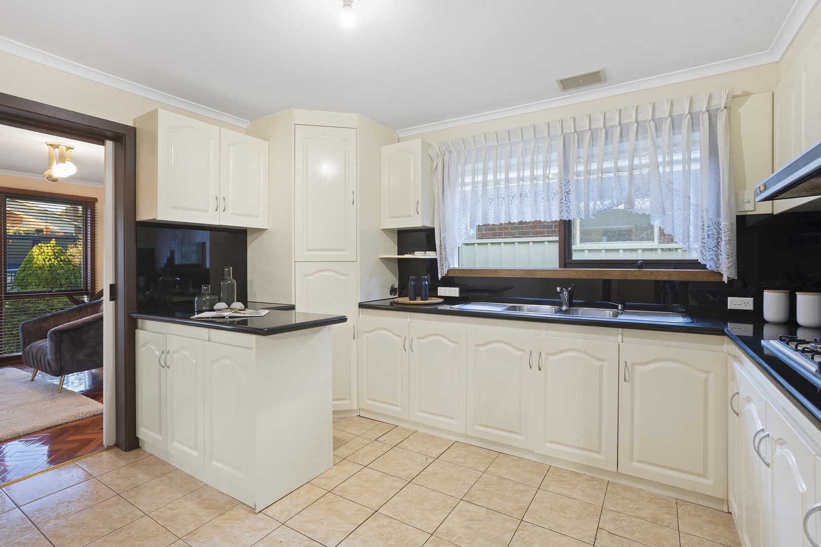 81 Betula Avenue, Bundoora, VIC 3083 - Thumbnail 2 - 22/02/2022