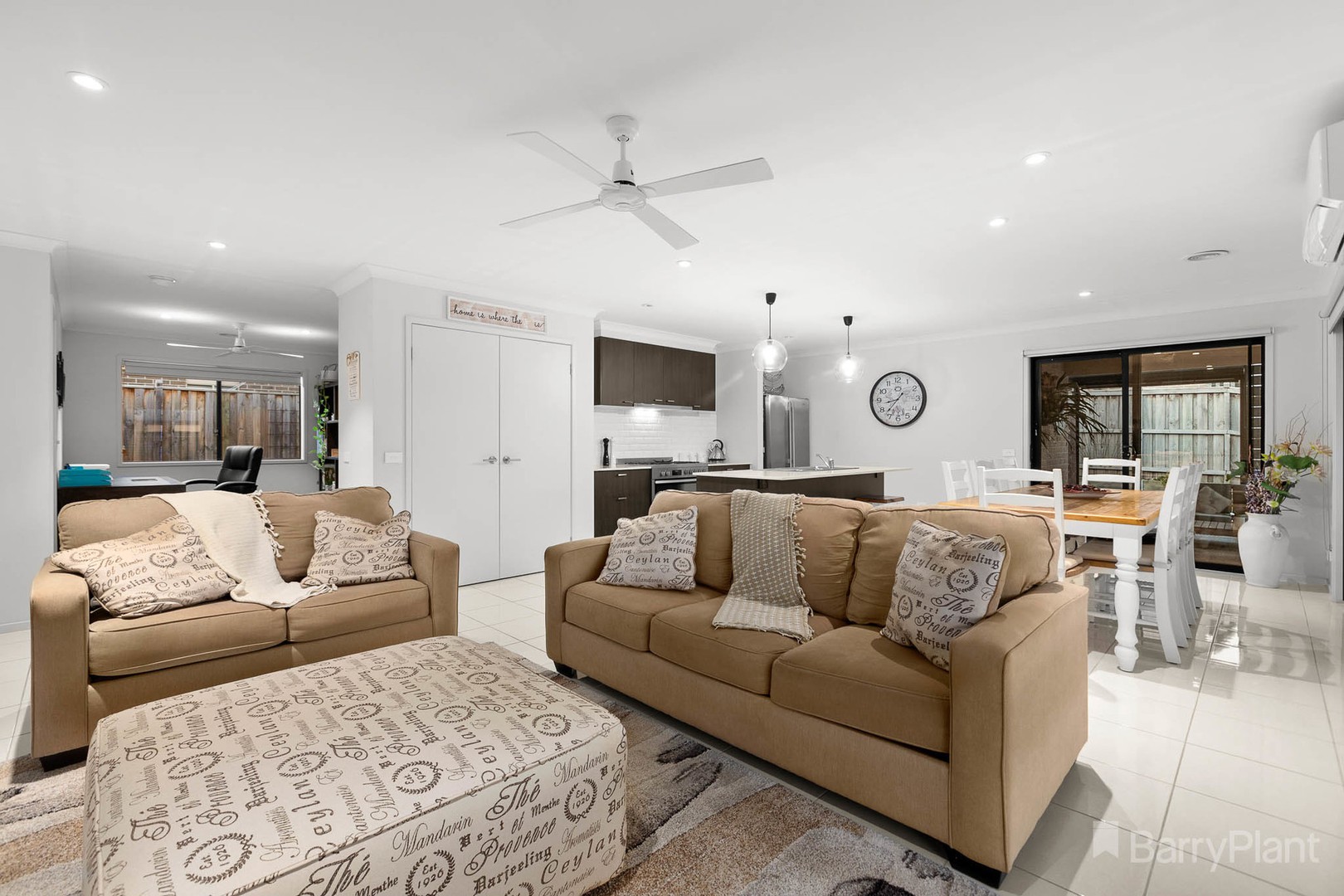 81 Greendale Boulevard, Pakenham, VIC 3810, Pakenham - Thumbnail 4