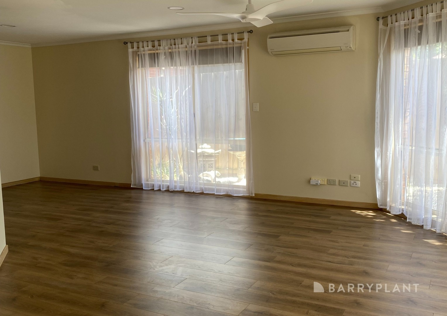 81 Rowes Road, Werribee, VIC 3030, Werribee - Thumbnail 2