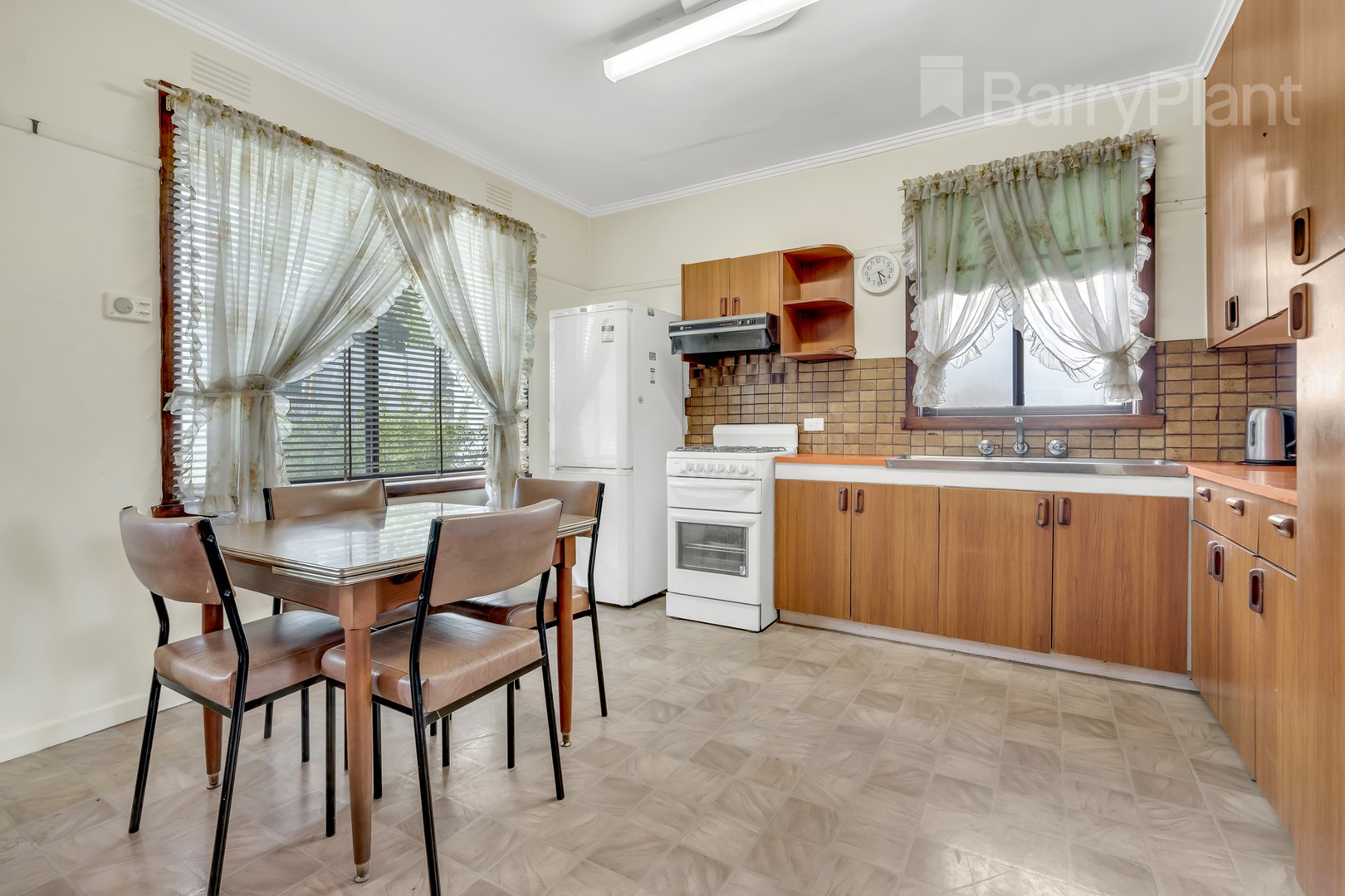 81 Summerhill Road, Reservoir, VIC 3073, Reservoir - Thumbnail 4