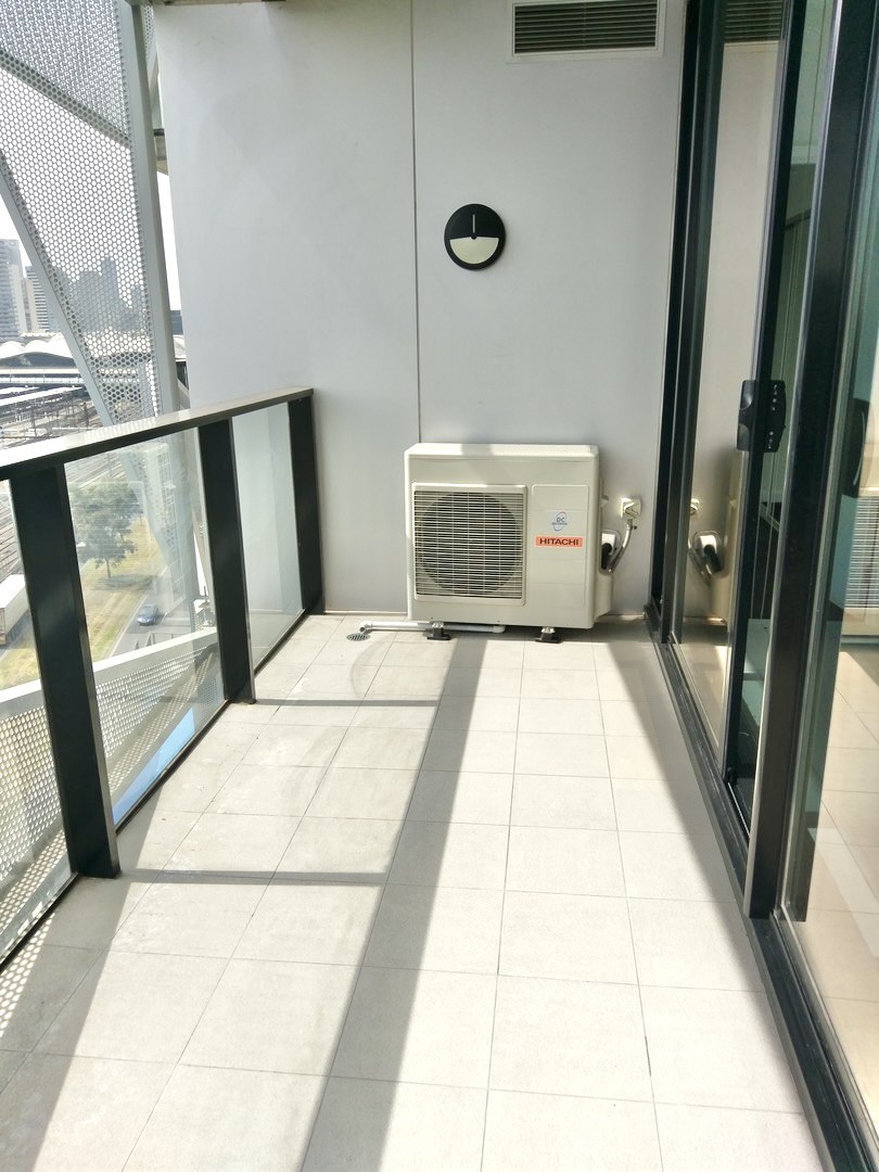 810/673 La Trobe Street, Docklands, VIC 3008, Docklands - Thumbnail 2