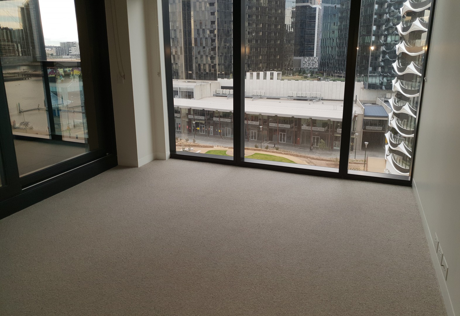 811/6-22 Pearl River Road, Docklands, VIC 3008, Docklands - Thumbnail 3