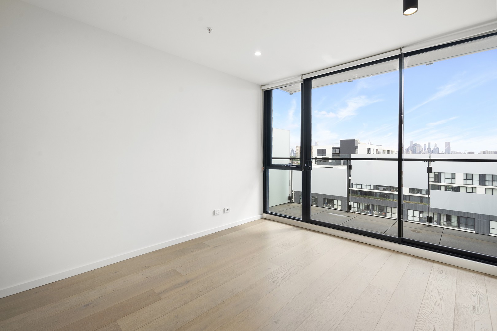 818/20 Shamrock Street, Abbotsford, VIC 3067 - Thumbnail 2 - 08/03/2024