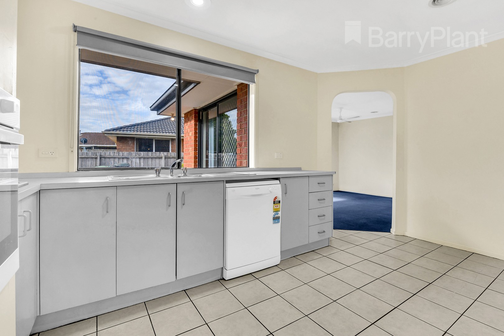 82 Banbury Crescent, Craigieburn, VIC 3064, Craigieburn - Thumbnail 4