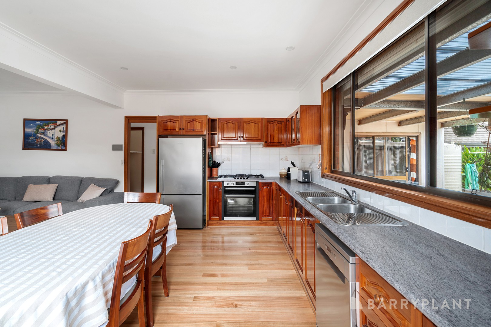 82 Broadhurst Avenue, Reservoir, VIC 3073, Reservoir - Thumbnail 4