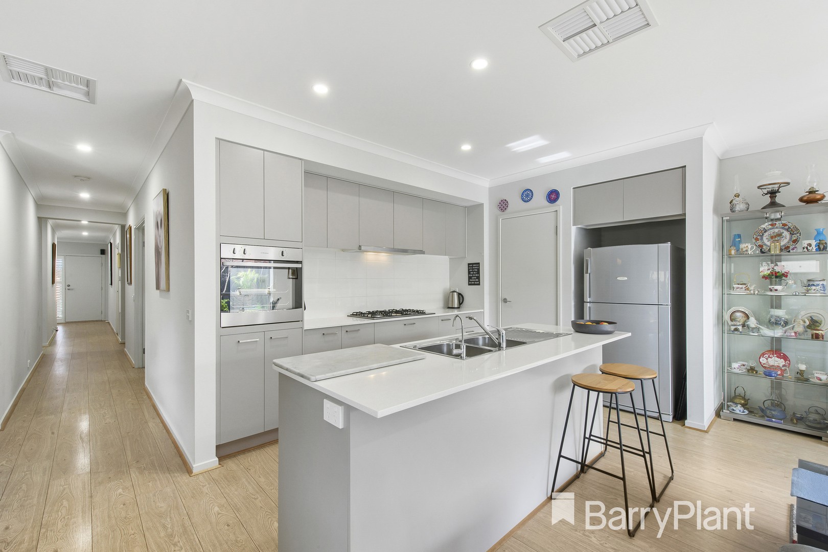 82 Clifton Circuit, Tarneit, VIC 3029, Tarneit - Thumbnail 3