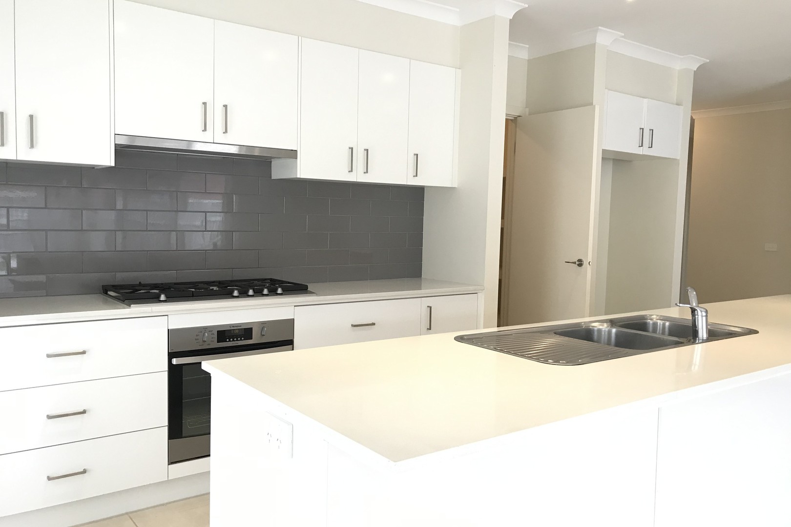 82 Elizabeth Drive, Lalor, VIC 3075, Lalor - Thumbnail 7