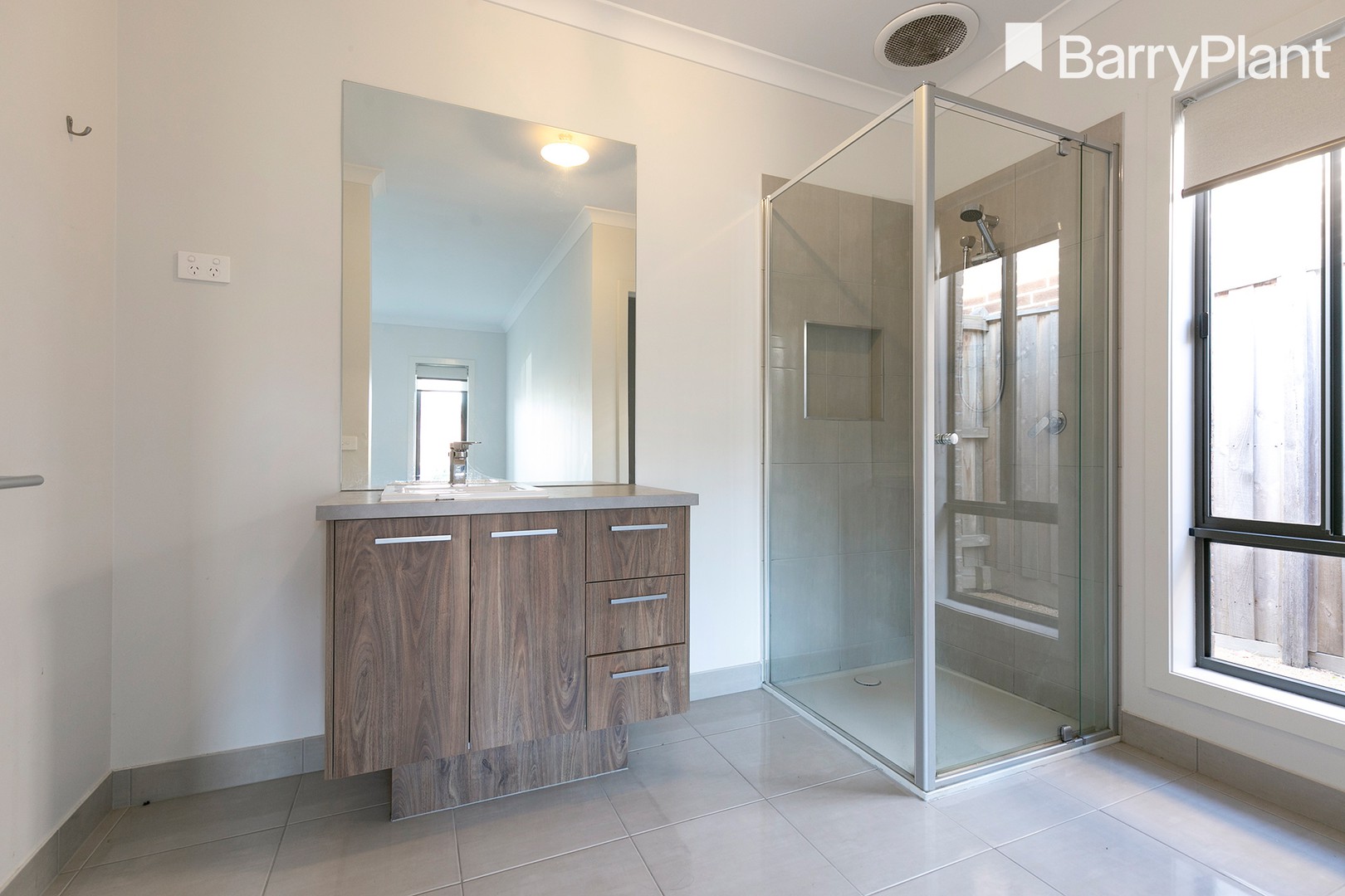 82 Everard Avenue, Clyde North, VIC 3978, Clyde North - Thumbnail 5