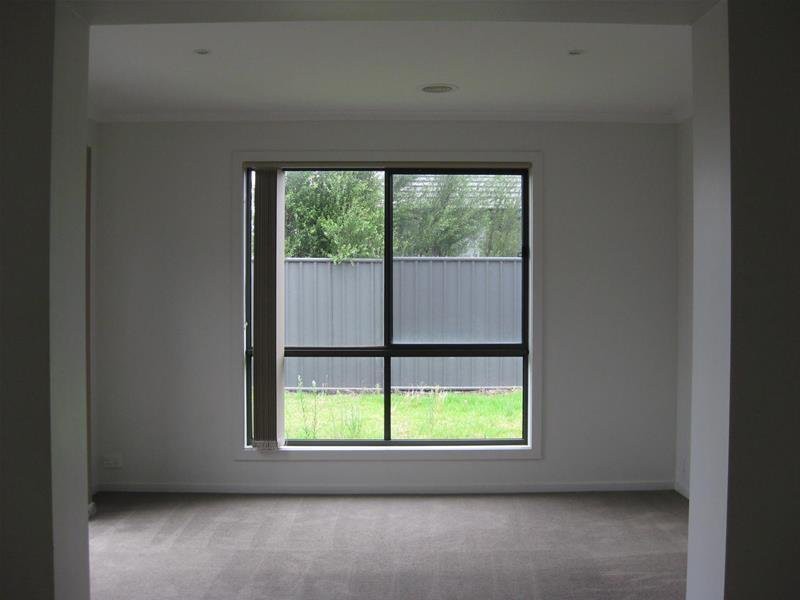 82 Hatchlands Drive, Deer Park, VIC 3023, Deer Park - Thumbnail 4