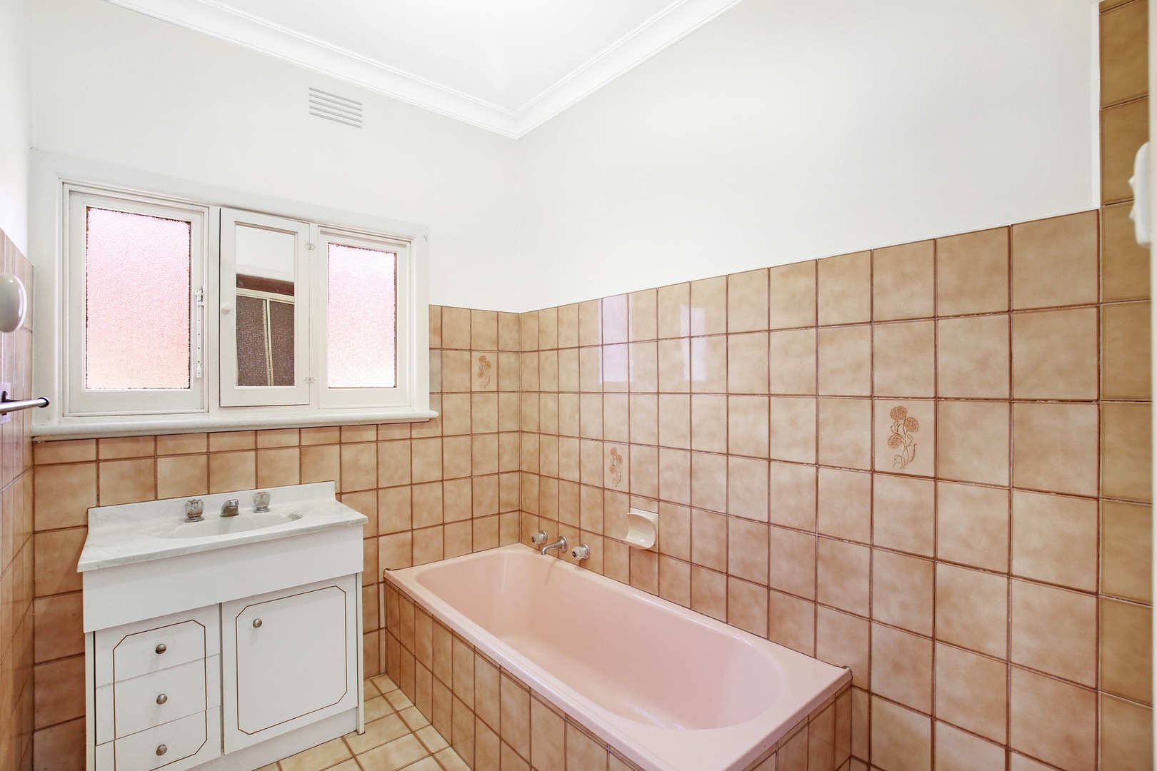 82 Heyington Avenue, Thomastown, VIC 3074, Thomastown - Thumbnail 8